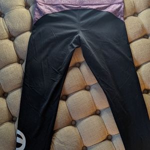 VS PINK Ultimate Yoga Leggings